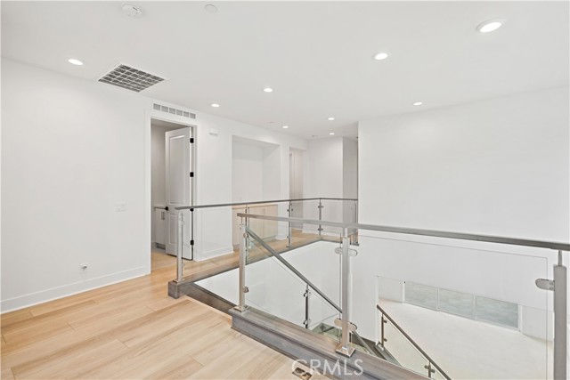 MLS #OC25236320 image #34