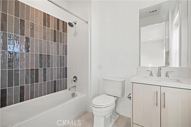 MLS #OC25236320 image #38