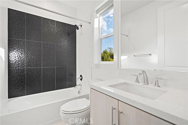 MLS #OC25236320 image #43