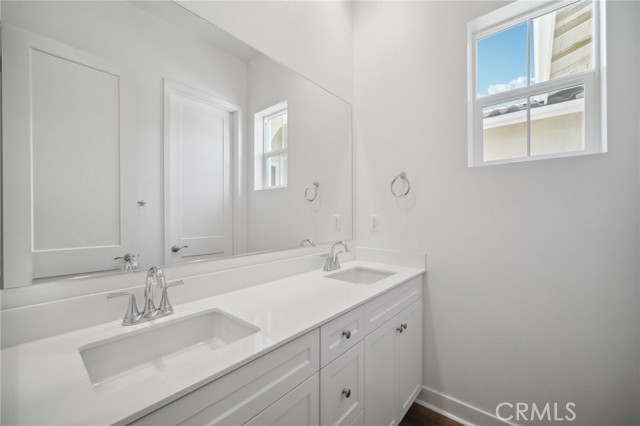 MLS #OC25236324 image #4