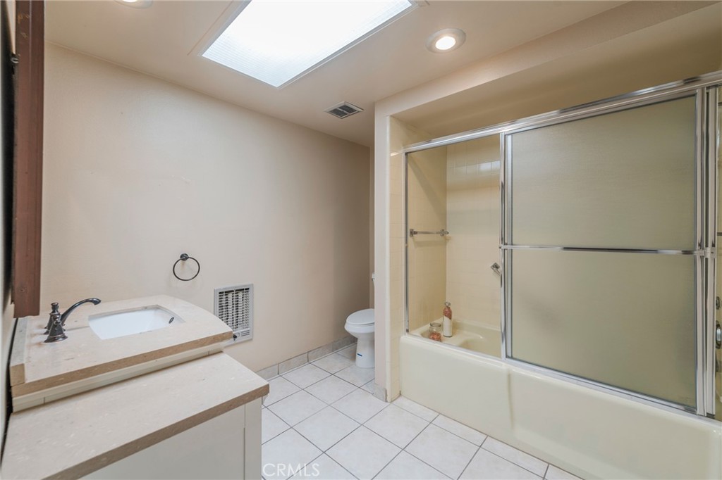 MLS #OC25236343 image #23