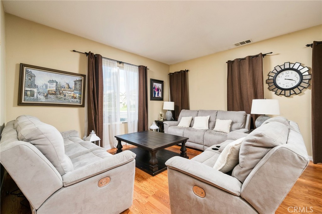 MLS #OC25236369 image #6