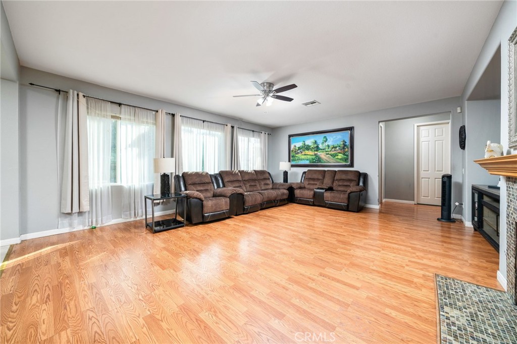 MLS #OC25236369 image #8