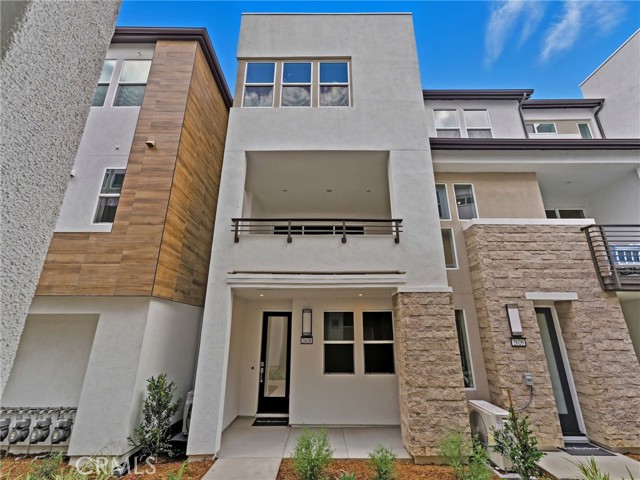 MLS #OC25236401 image #1