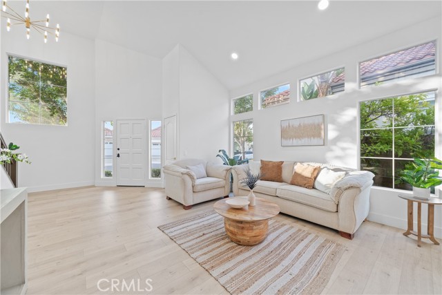 MLS #OC25236418 image #2