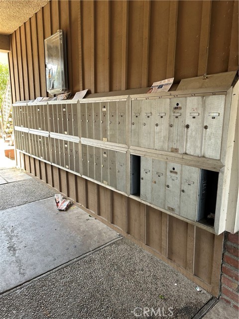 MLS #OC25236423 image #1