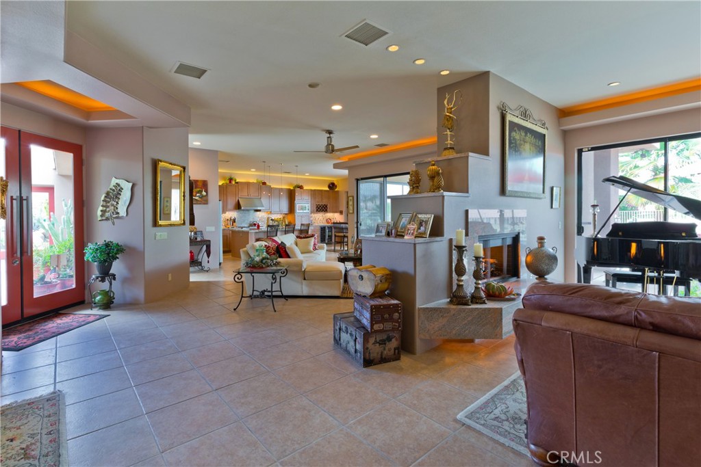 MLS #OC25236453 image #30