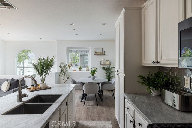 MLS #OC25236485 image #10