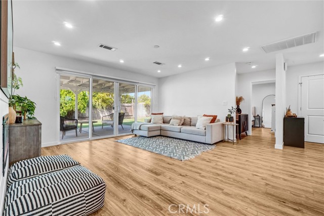 MLS #OC25236603 image #7