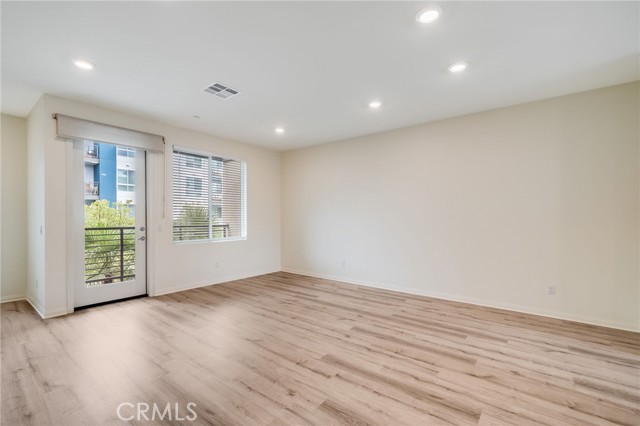 MLS #OC25236625 image #2