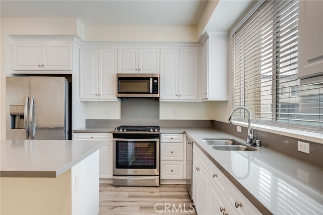 MLS #OC25236625 image #6