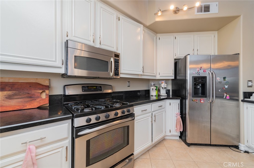 MLS #OC25236673 image #15