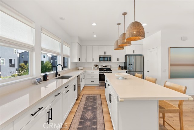 MLS #OC25236752 image #1