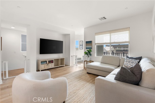 MLS #OC25236752 image #10