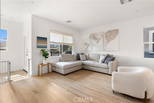 MLS #OC25236752 image #8