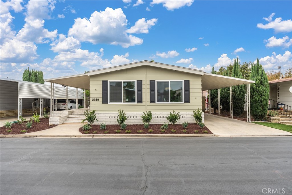 MLS #OC25236760 image #0