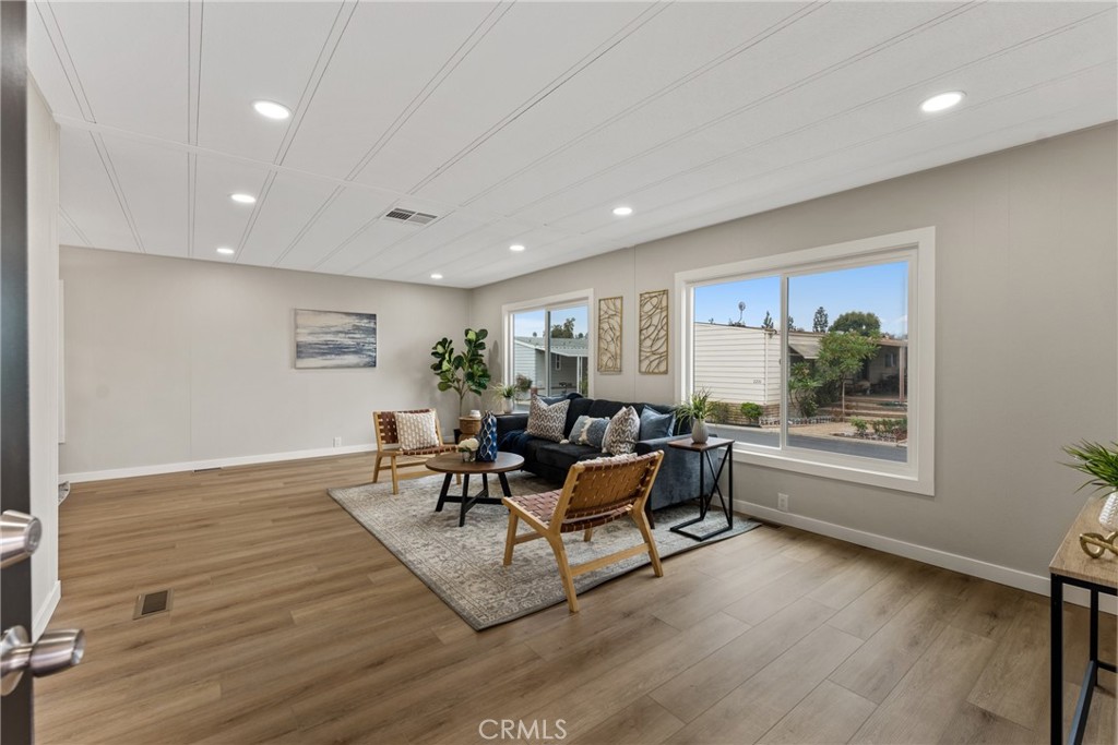 MLS #OC25236760 image #10