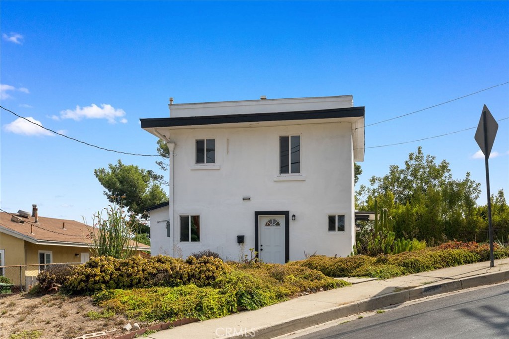 MLS #OC25236762 image #1