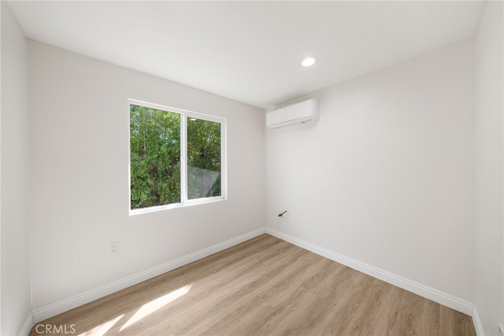 MLS #OC25236762 image #13