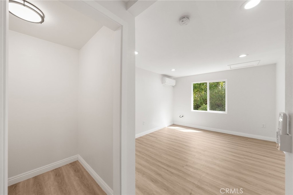 MLS #OC25236762 image #15