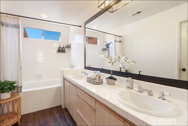 MLS #OC25236769 image #15