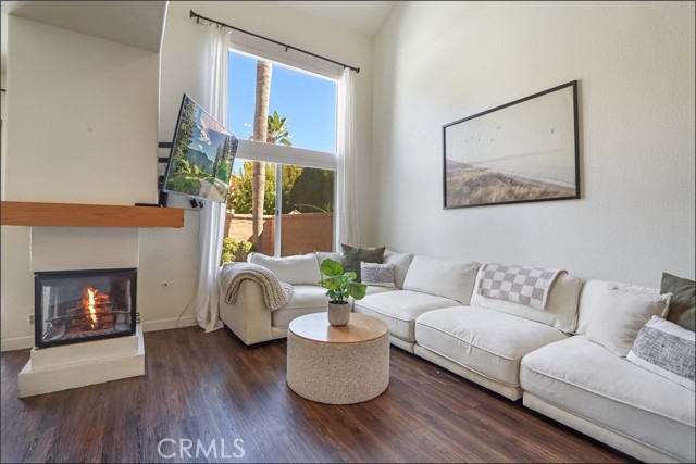 MLS #OC25236769 image #2