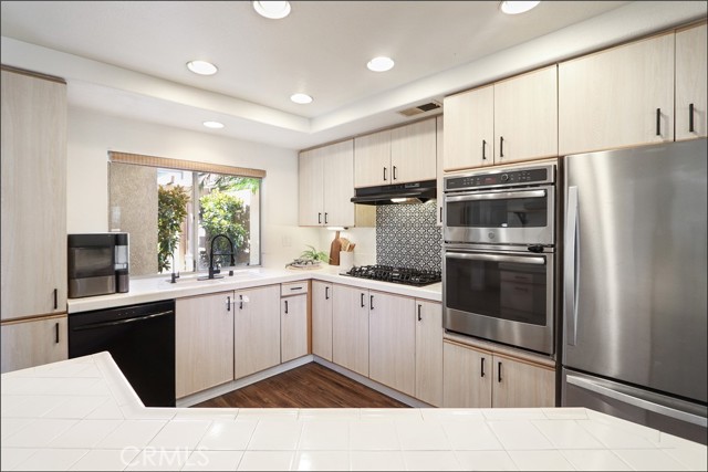 MLS #OC25236769 image #8