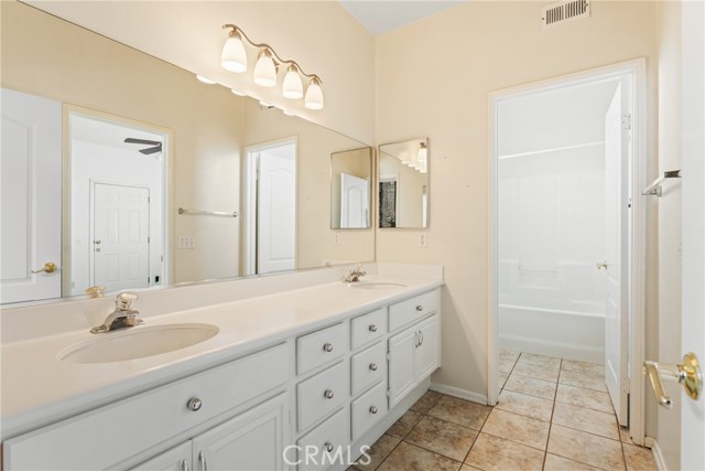 MLS #OC25236784 image #25