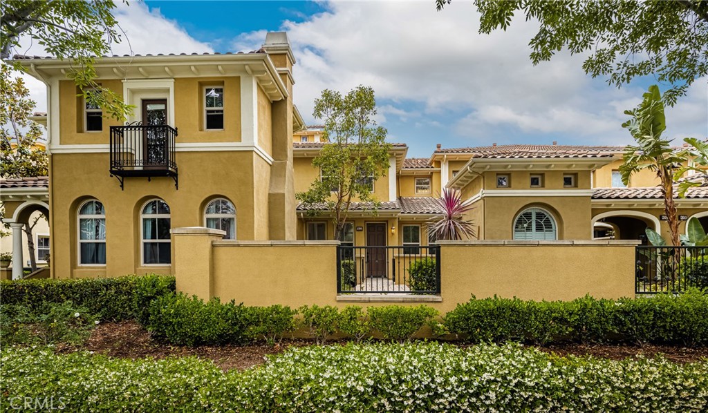 MLS #OC25236792 image #0