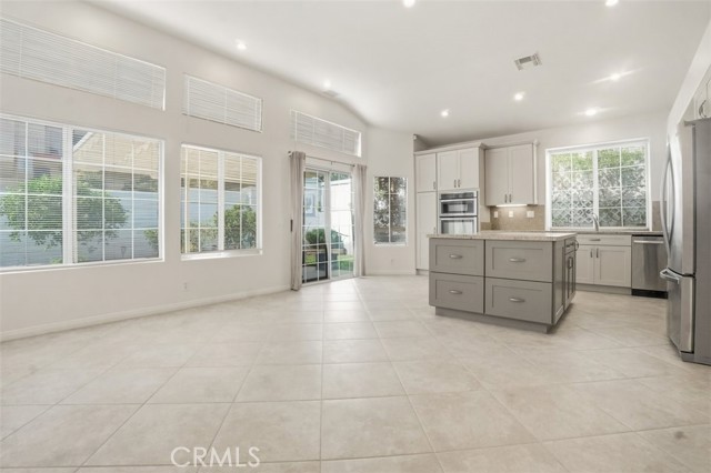 MLS #OC25236807 image #10