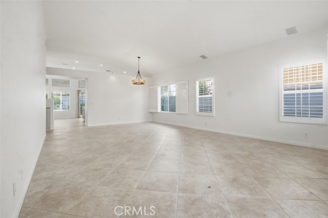 MLS #OC25236807 image #4