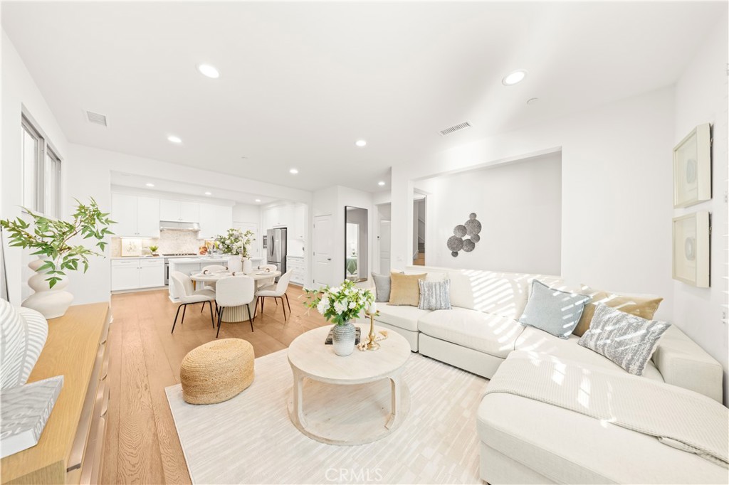 MLS #OC25236848 image #2