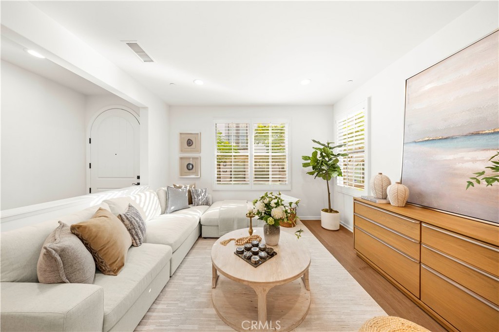 MLS #OC25236848 image #3