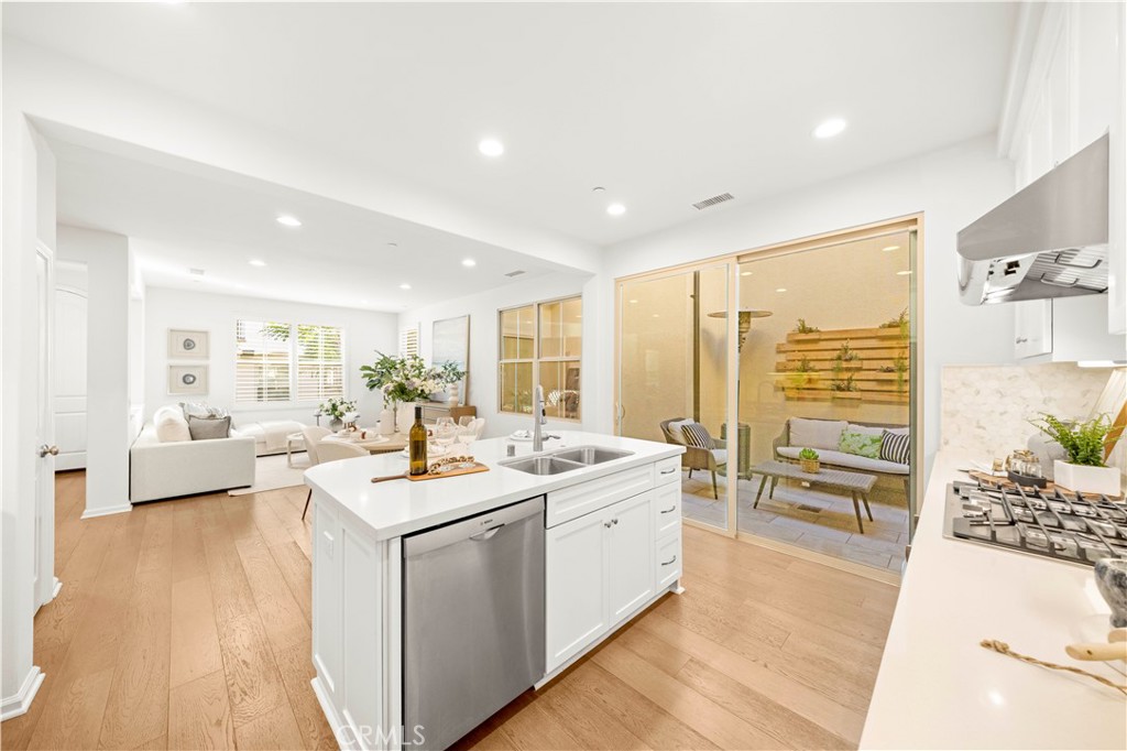 MLS #OC25236848 image #5