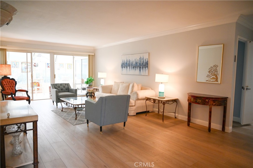 MLS #OC25236874 image #4