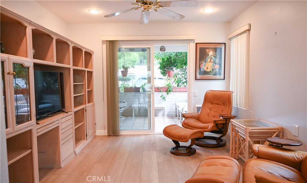 MLS #OC25236874 image #6