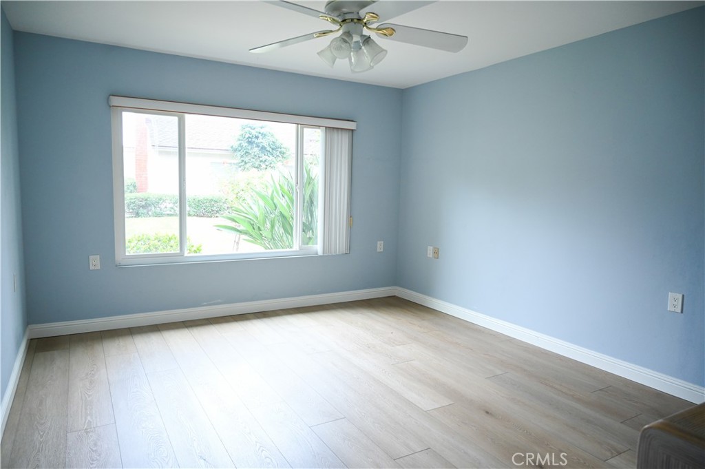 MLS #OC25236874 image #8