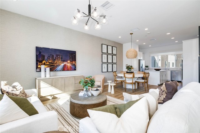 MLS #OC25236929 image #4