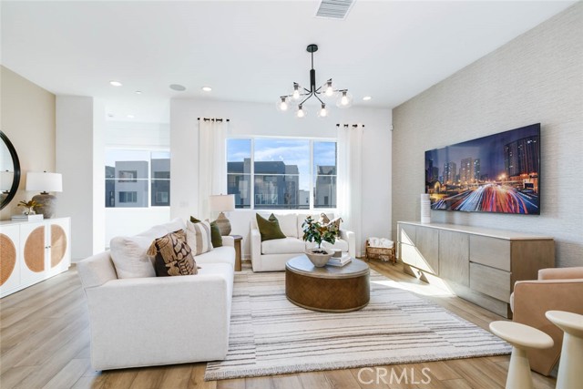 MLS #OC25236929 image #5