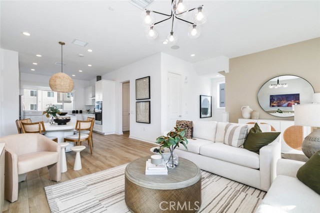 MLS #OC25236929 image #6