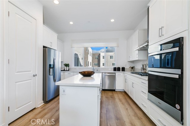 MLS #OC25236929 image #9