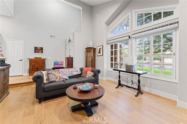 MLS #OC25237010 image #3