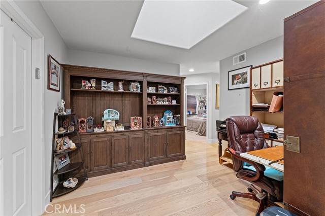 MLS #OC25237010 image #42