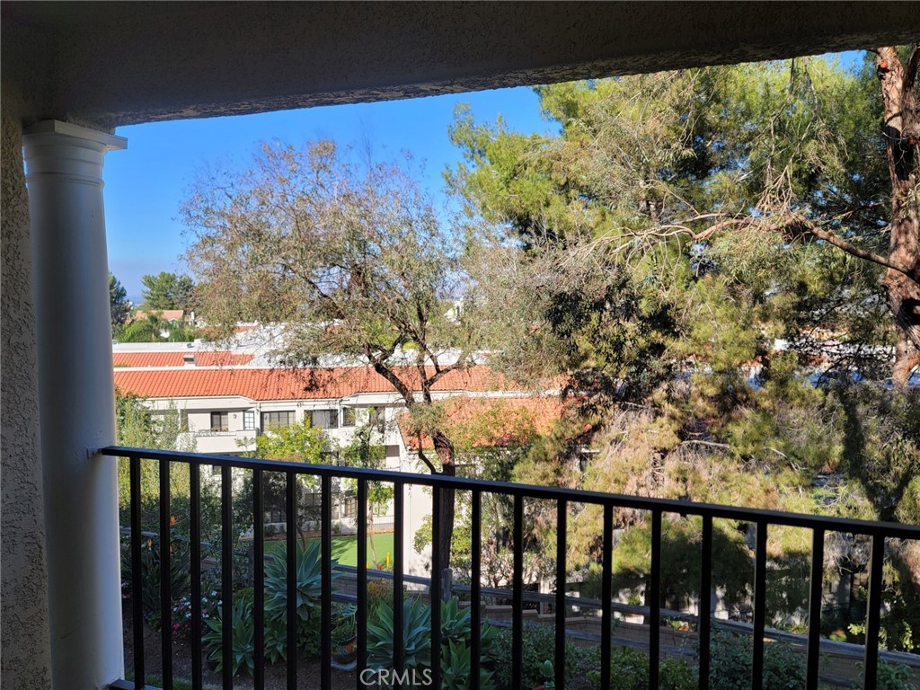 MLS #OC25237037 image #1