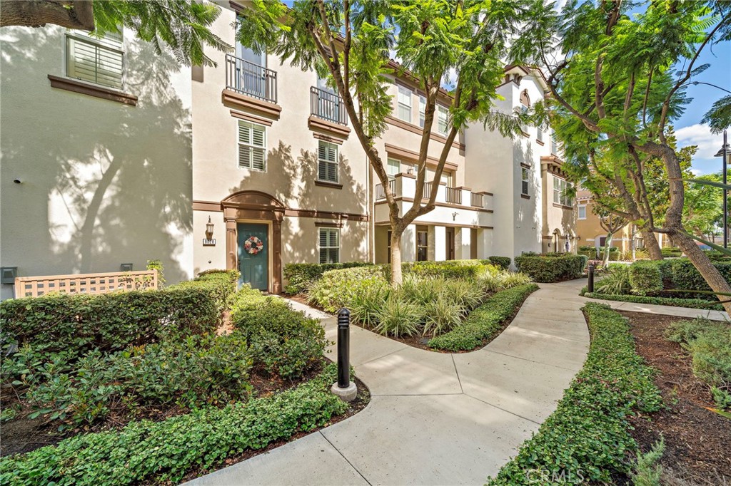 MLS #OC25237059 image #1