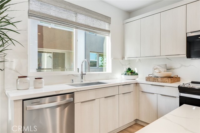 MLS #OC25237078 image #8