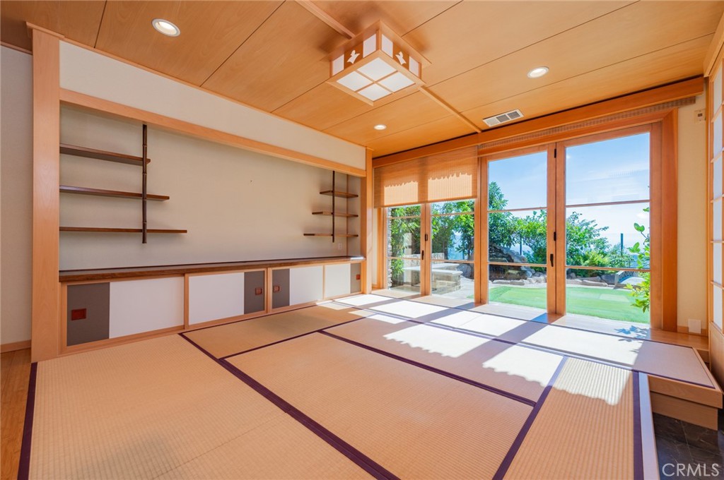 MLS #OC25237085 image #5