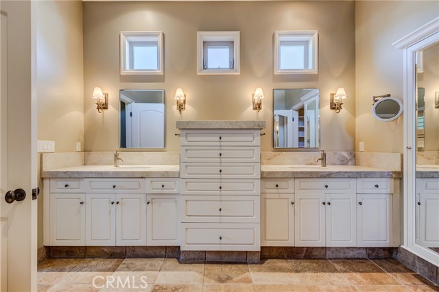 MLS #OC25237145 image #4