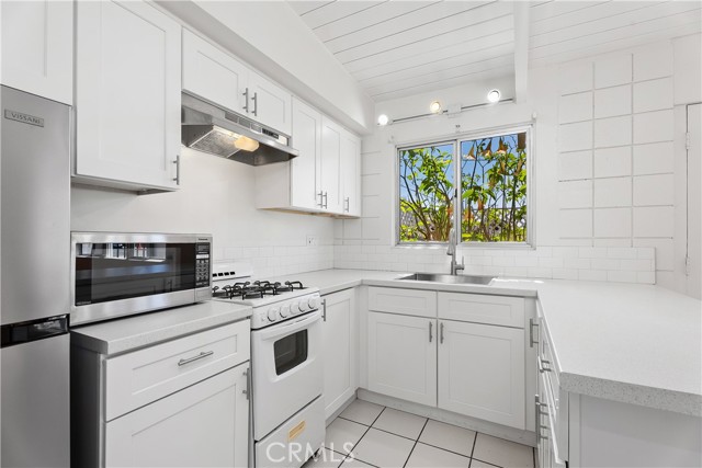 MLS #OC25237165 image #16