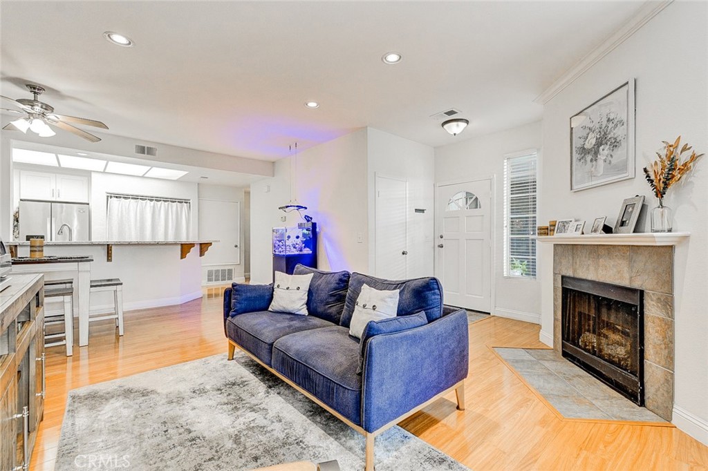 MLS #OC25237168 image #3